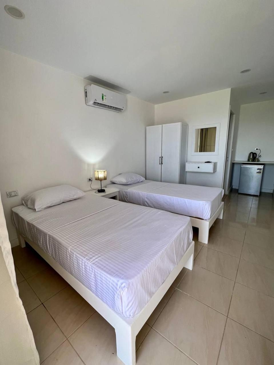 Serafy Center And Pool For Foreigners Adults Only Hostel *