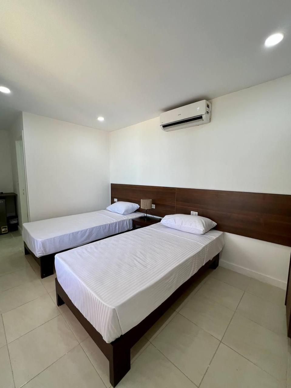 Hostel Serafy Center And Pool For Foreigners Adults Only
